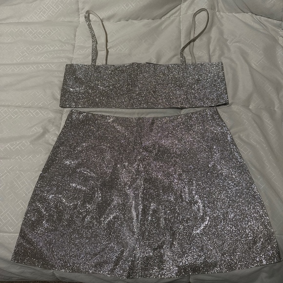 White Fox Silver Top & Skirt - Picture 1 of 6